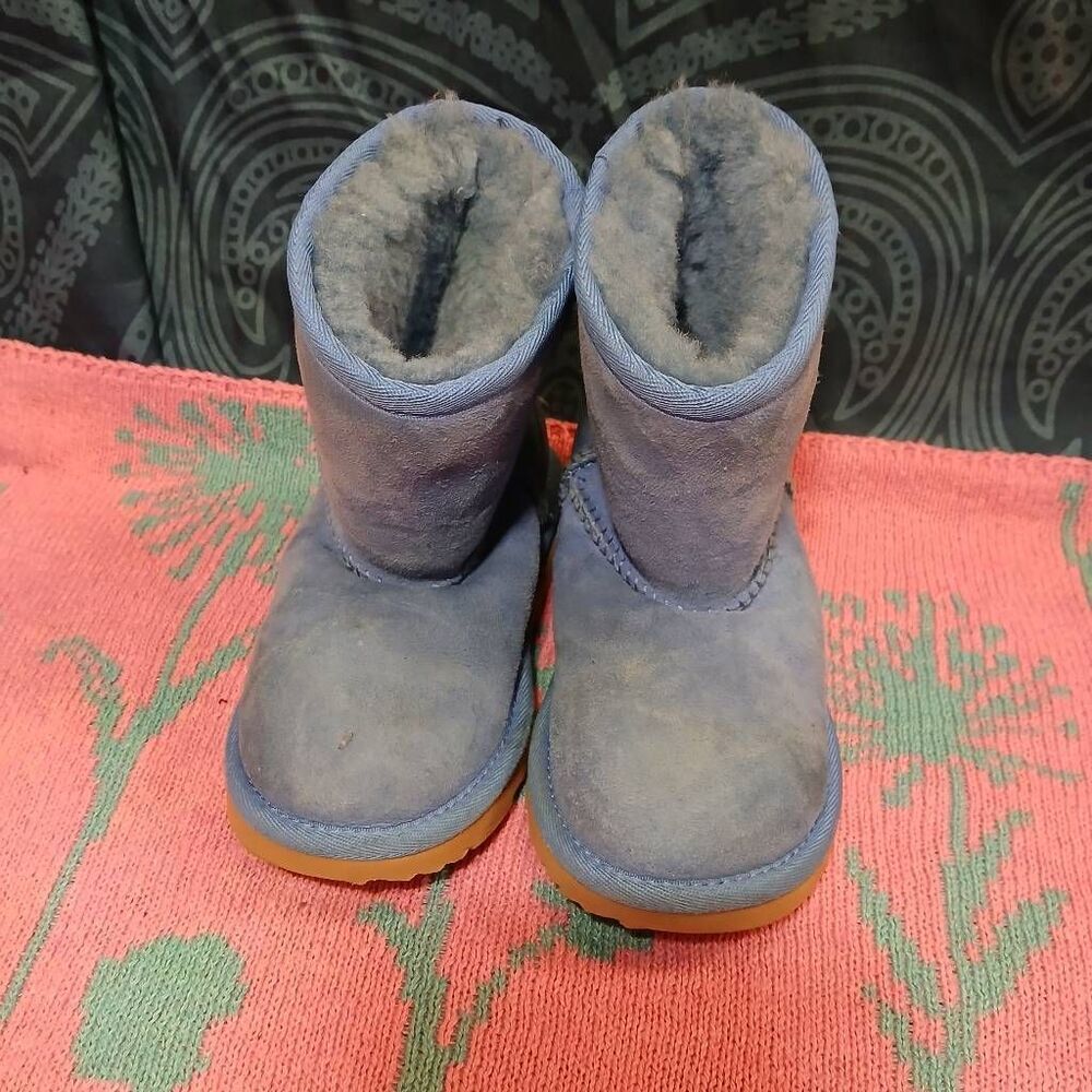 Uggs kids girls size 10 years old boots blue
